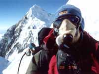Piotr Kuznetsov. Everest - behind him.